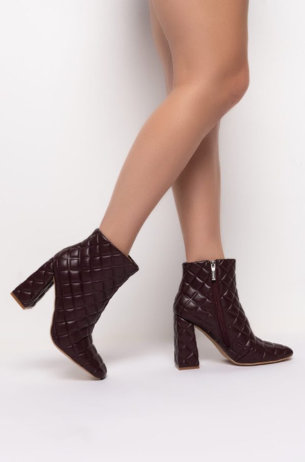 JUST A MOMENT CHUNKY BOOTIE Supply